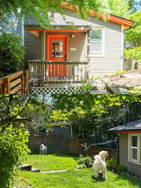 University-Area Seattle  Vacation Rental: Artful Cozy Home byArboretum