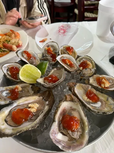 🦪 Oyster Lovers' Paradise in Houston! Stumbled Upon