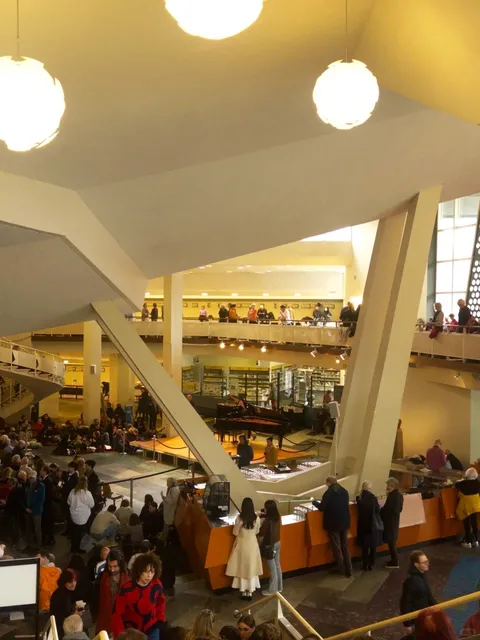 🇩🇪 Berlin, Germany • One Perfect Day 🚶‍♀️🌧️