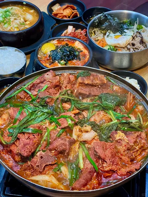 Ktown’s Unforgettable Pork Bone Potato Soup 🍲 An Iconic Spot📍