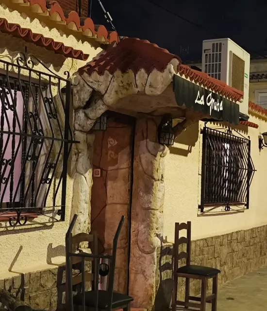 Visit LA GRUTA in Valencia