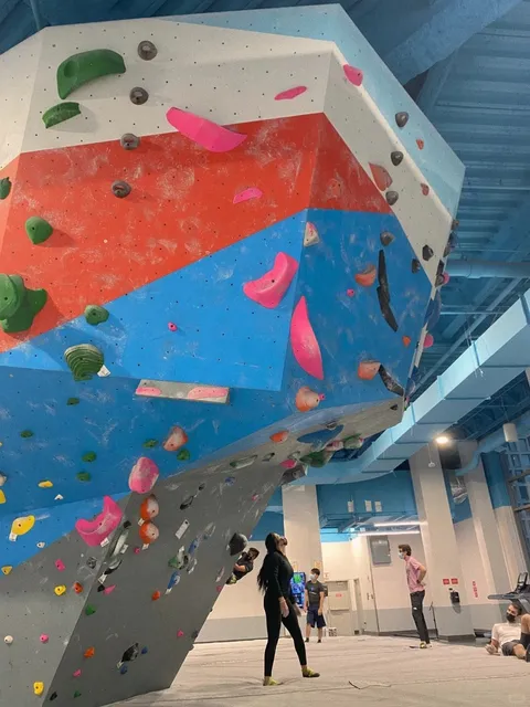 Chicago's Super Challenging Rock Climbing Gym | First Ascent 🧗‍♀️