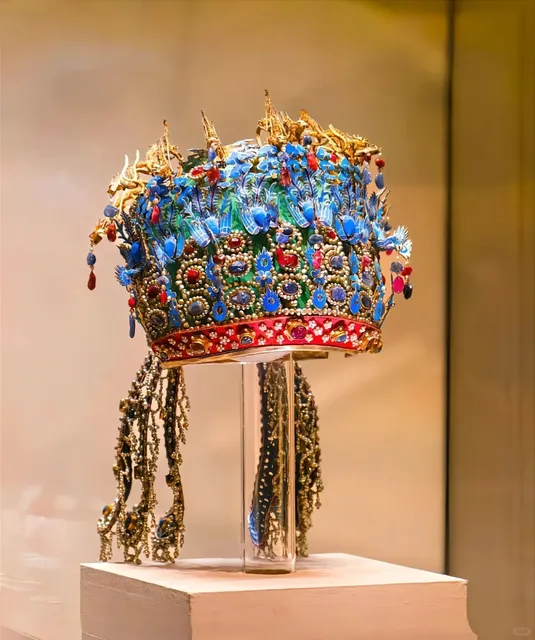 Where Light Dances with Masterpieces ✨🎨（2）