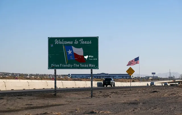 Texas-Mexico Border | Two Worlds, One Wall 