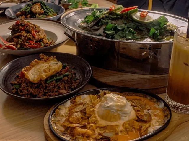 🇹🇭 Obsessed with Thai-Style Stir-Fried Water Spinach! 🌿🍳