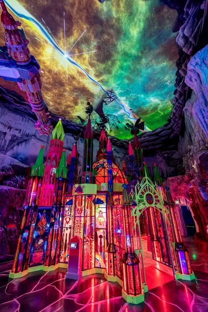 🌟 Unlock an Immersive Alternate Universe at Meow Wolf  🐺🎨