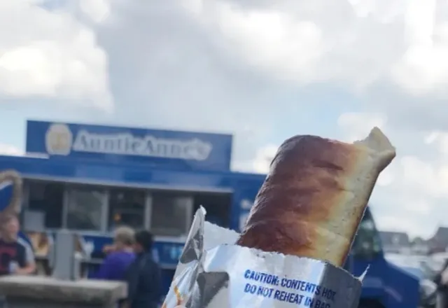 🌭 Auntie Anne's | The World-Famous Pretzel & Sweet Heat Dog Stop