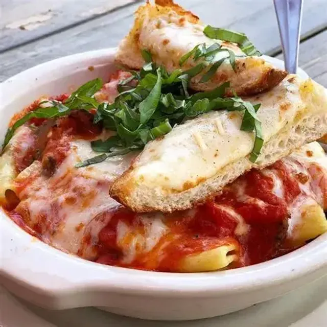 Cadillac Pizza Pub｜McKinney's Retro‑Rock Pizza Sanctuary