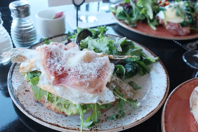 🍴 Lakeside Brunch in Madison – The Statehouse 🌊