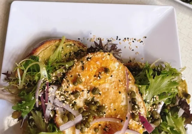 ☕ Square Café Pittsburgh | Lively Brunch Haven in Regent Square