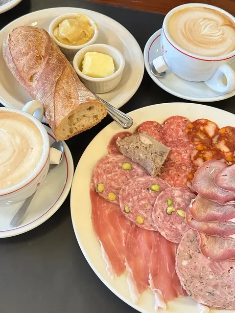 Seattle | A French Bistro with a Parisian Vibe