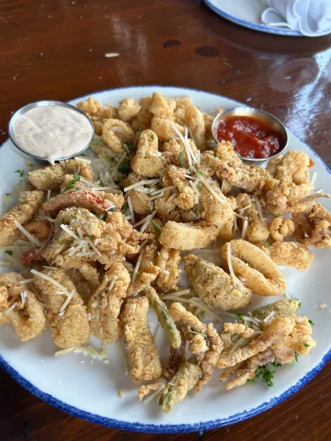 Amazing Food & Cozy Vibes! 🍽️💫