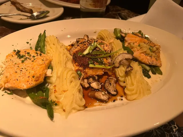 Food Review｜Grand Lux Cafe in Las Vegas 🍝