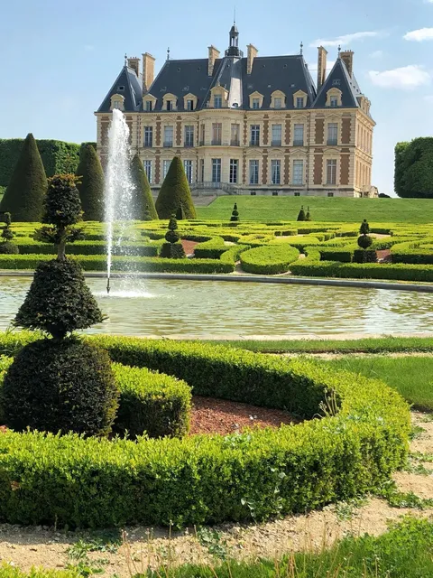 France 💐 My Hidden Collection: 10 Beautiful Towns Near Paris