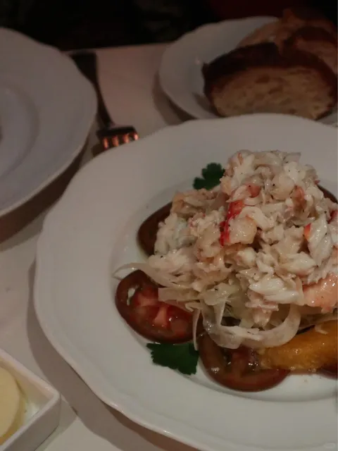 Don’t Miss the Iconic Italian Gem: Sant Ambroeus 🍝☕️✨