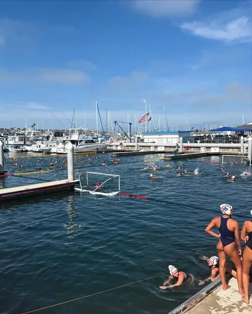 Seattle Chill Spot | Lakeside Sun + Picnic + Sailboats