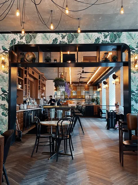 🌟 Berlin Brunch Spot: Open 24/7 🥞