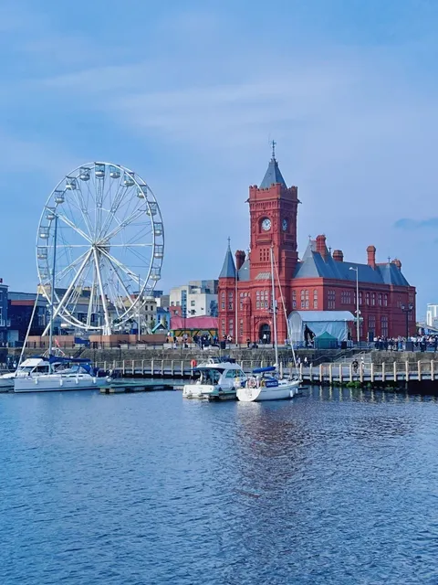 🏴󠁧󠁢󠁷󠁬󠁳󠁿 Cardiff City Walk | Bay & Fortress