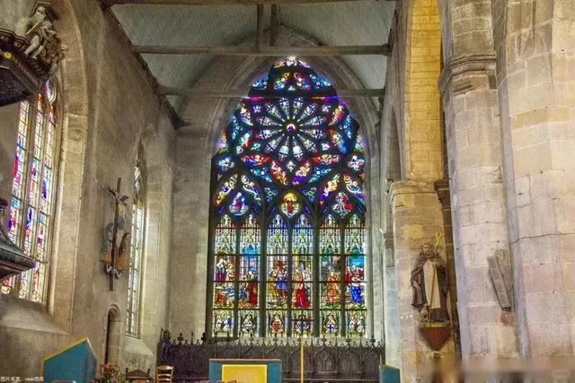 ⏳ Walking Back in Time: Vannes, France