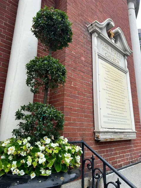 Park Street Church on the Freedom Trail in Boston, USA 🇺🇸
