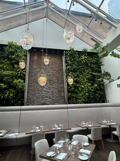 ✨ Sassafraz - A Hidden Gem in Yorkville for Romance & Oysters! 🦪  