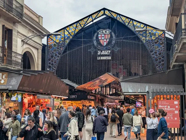 🇪🇸 Barcelona Perfect Citywalk: Gaudí, Tapas & Sunset! 🌇