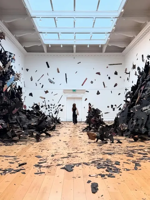 🇬🇧 South London Gallery: Where Nature's Fury Meets Art! 🌪️