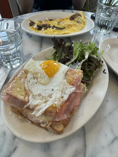 Philadelphia | Classic French Brunch at Café Lutecia