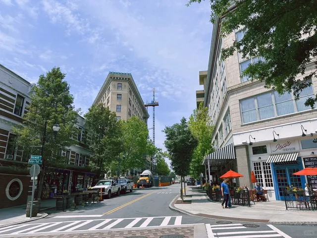 Summer is back in full swing! 🧢☀️