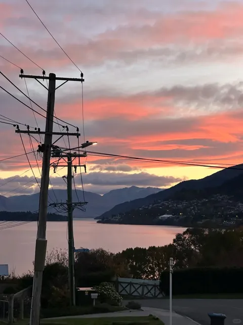 🇳🇿 Queenstown Deer Park: A Dream You’ll Never Want to Wake From 🦌💤