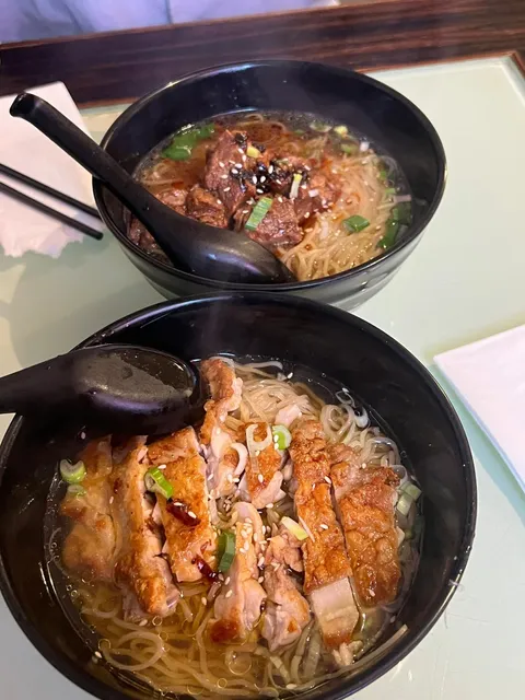 This noodle shop is very delicious.