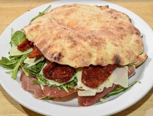 Piripì Pizza Urban Food: A Hidden Gem of Pizza in Tuscany