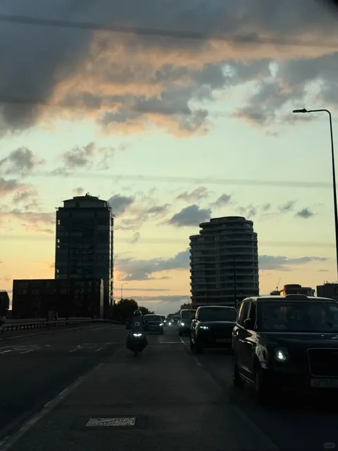 🇬🇧 London’s Fickle Weather & A Perfect Pasta Afternoon 🌦️☀️