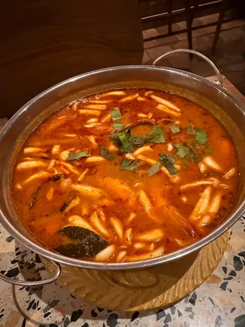 Eating Well, Even When Dining Alone 🍽️✨