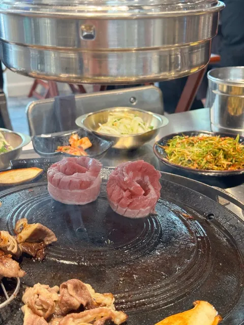 LA Ktown｜This BBQ Spot Gives You SO Much Free Stuff! 🥩🎉