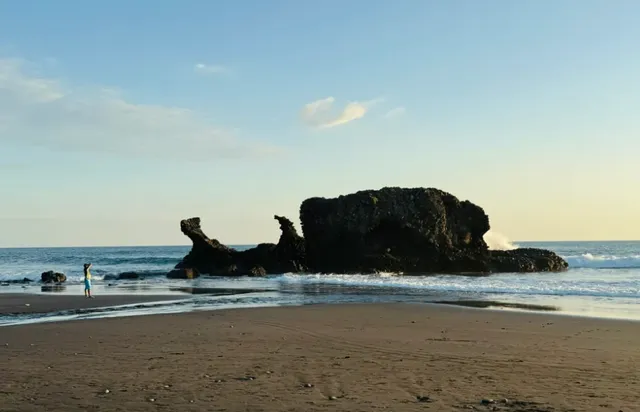 El Salvador’s Surf Coast | Where Empty Waves Meet Backpacker Prices