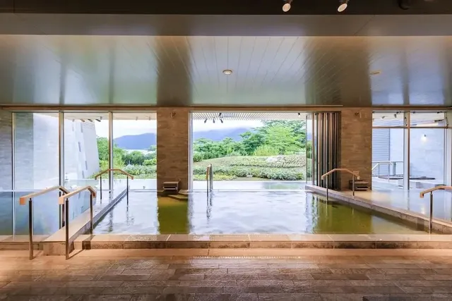 Hakone Glass Forest Museum 🌸🌺🌿🍃