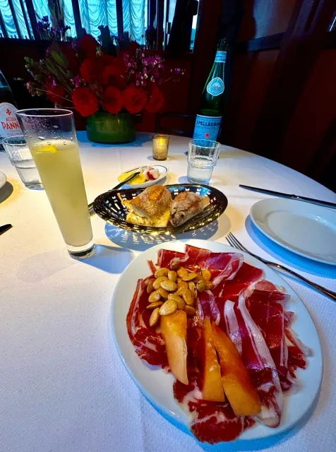 An Amazing Restaurant on the Upper East Side! 🍽️✨