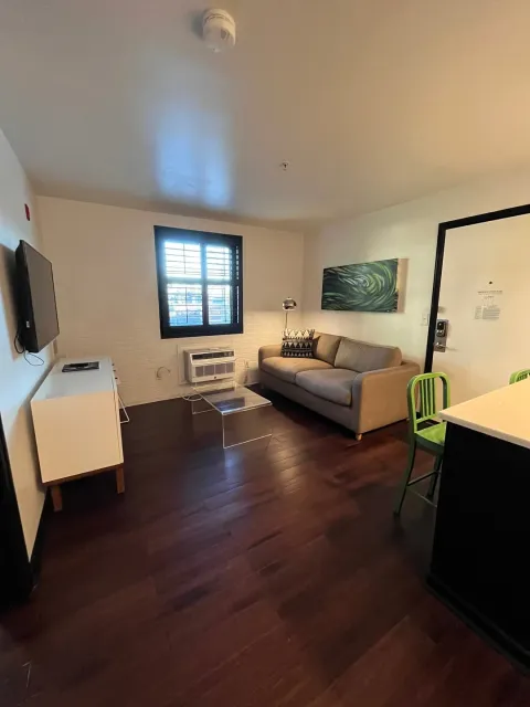 Exploring Nashville: The Perfect Home Base! 🎸🏠