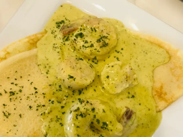 All kinds of sweet and savory crepes