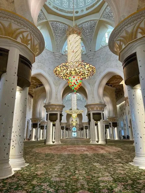 🌆 Abu Dhabi Needs No Filter!! 💎