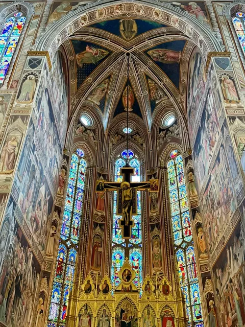 🌴🌄 Florence’s Santa Croce Basilica: Where Legends Rest! 