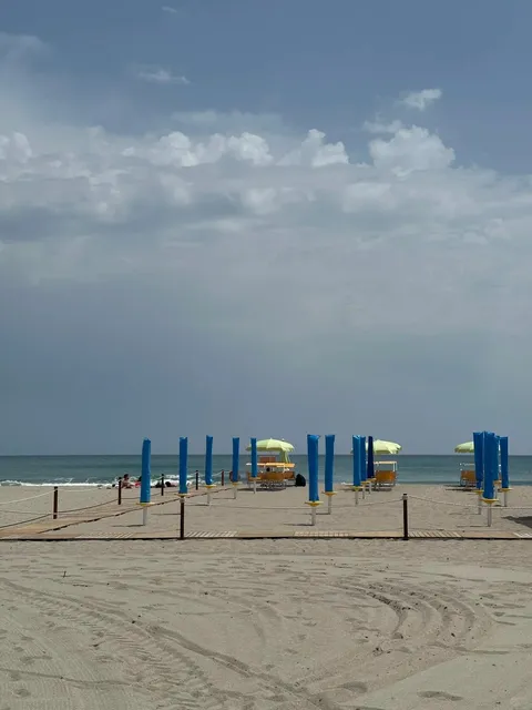 🇬🇧 Today, the Sea and Mountains Belong to Me