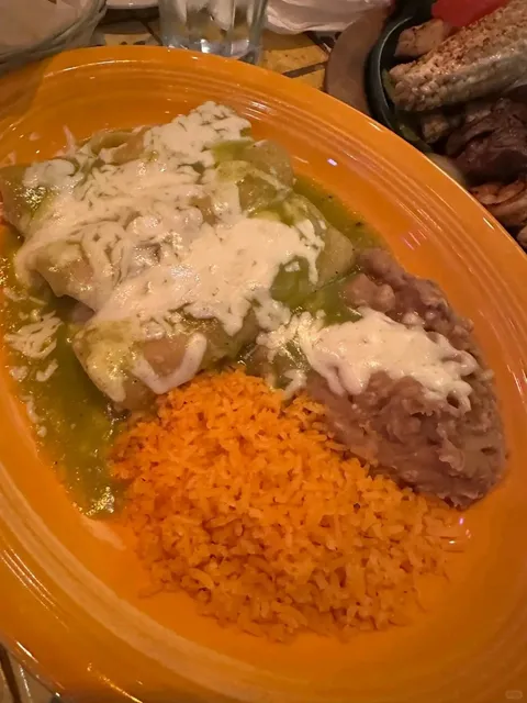 Chicago Downtown! Following Locals to Eat Mexican Food!!