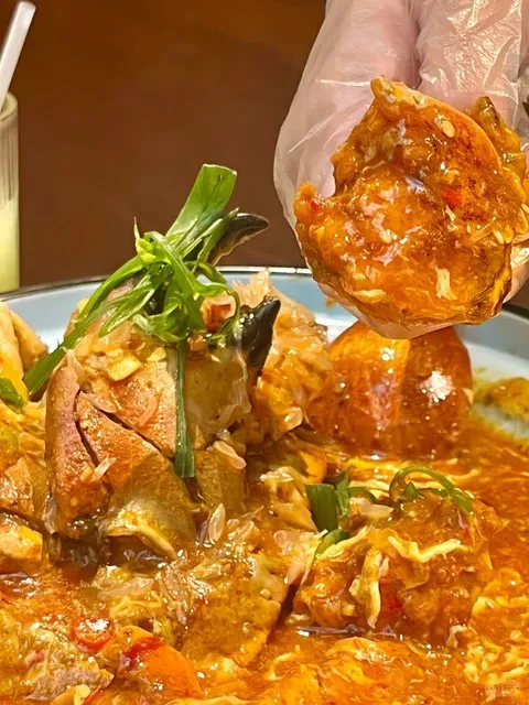  4.9-Rated Southeast Asian Cuisine with Amazing Crab! 🦀