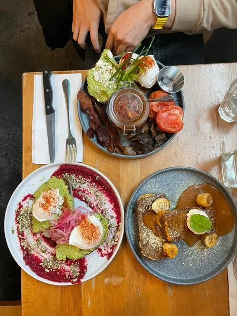 New York’s Super-Popular Citizens of Chelsea 🌟