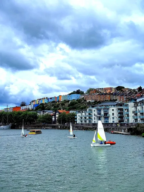 🇬🇧 Bristol Walking Tour Guide