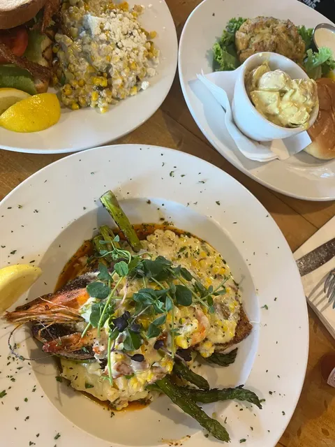 An Amazing American Seafood Restaurant – The Swordfish Is So Good!  