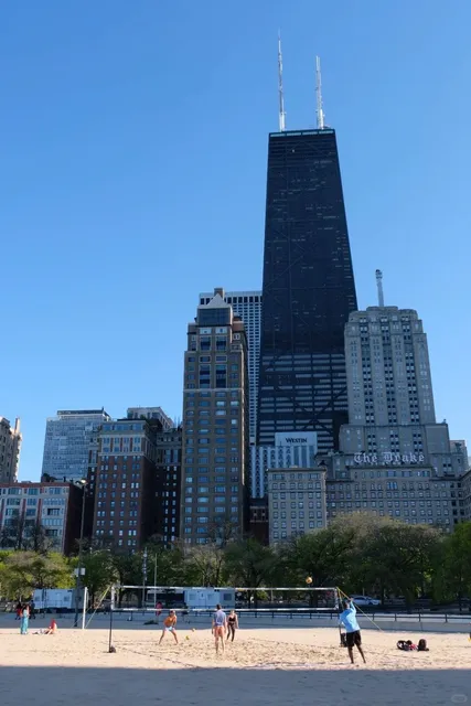 🌞Chicago’s Michigan Lake: Where Urban Energy Meets Coastal Bliss! 