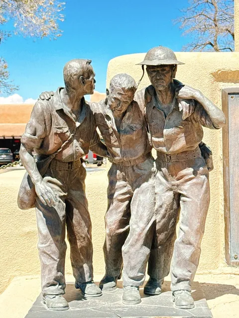 Taos Pueblo: A Centuries-Old Native American Legacy 🏜️🧱